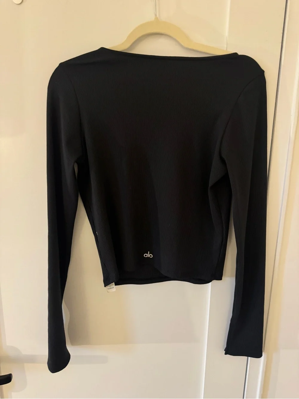 ALO Yoga Black Scoop-Neck Long Sleeve Top
